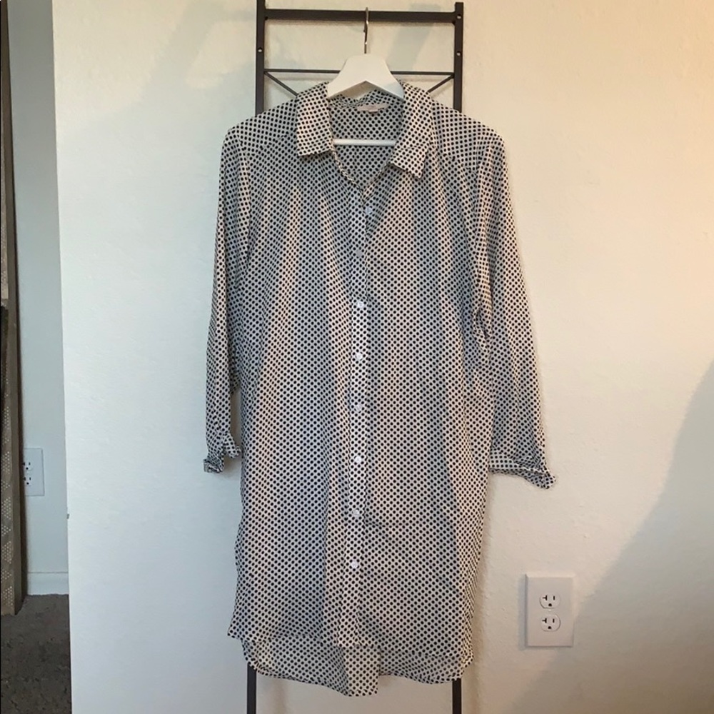 Long sleeve tunic style polka dotted button down